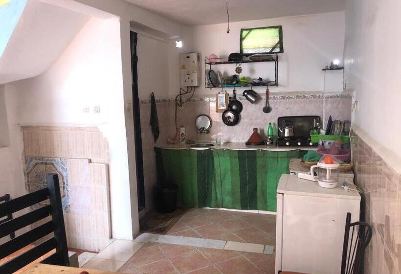 فندق صغير Surf & Skate