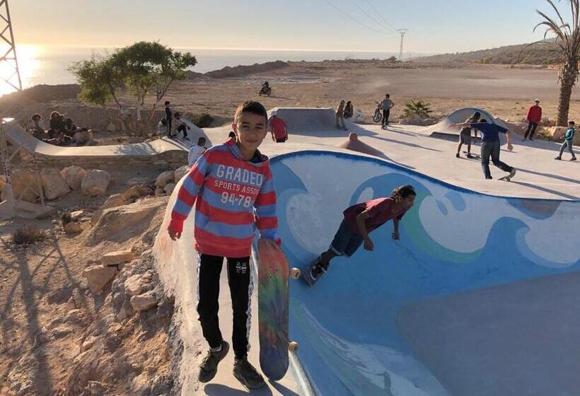 هاستل Surf & Skate