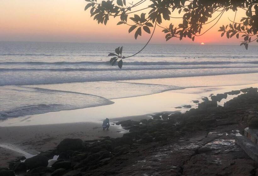 فندق صغير Surf & Skate