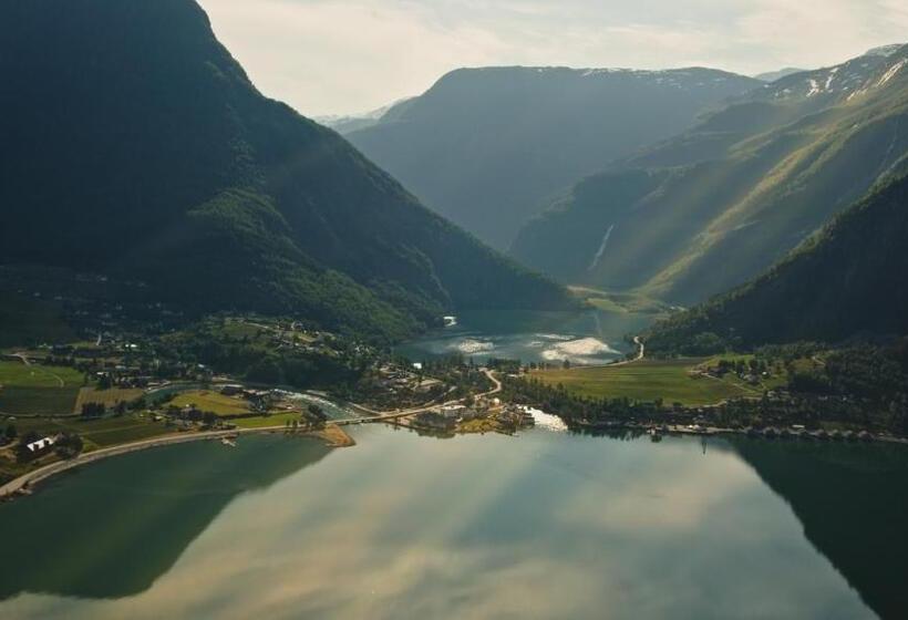 Skjolden Resort