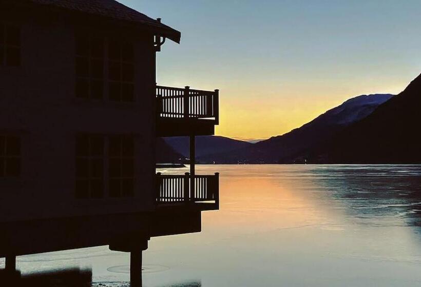 Skjolden Resort