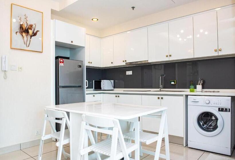 Stay @ Almas Puteri Harbour