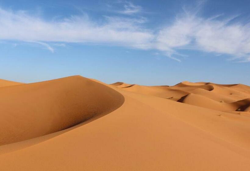 Hotel Merzouga Hostel & Camel Trek