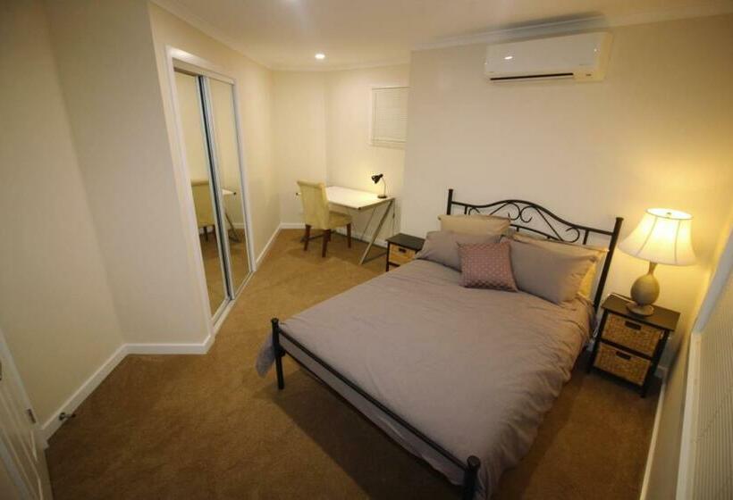 펜션 Silver House Melbourne Airport Accommodation