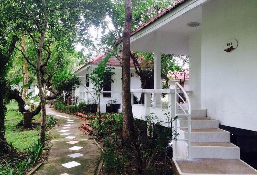 هتل Laytrang Pakmeng Marina Spa And Resort
