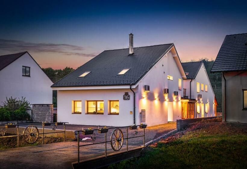Пансион žabinec Penzion, Vinotéka