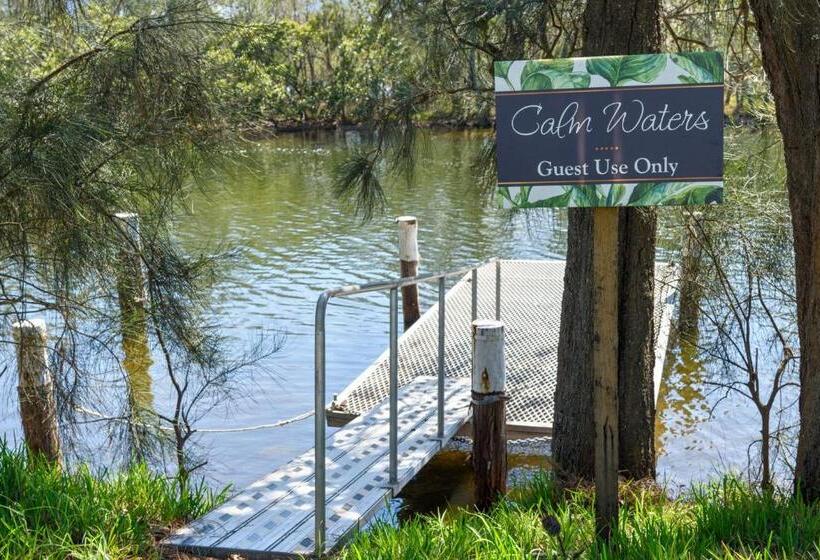 אתר נופש Calm Waters Waterfront Cottages