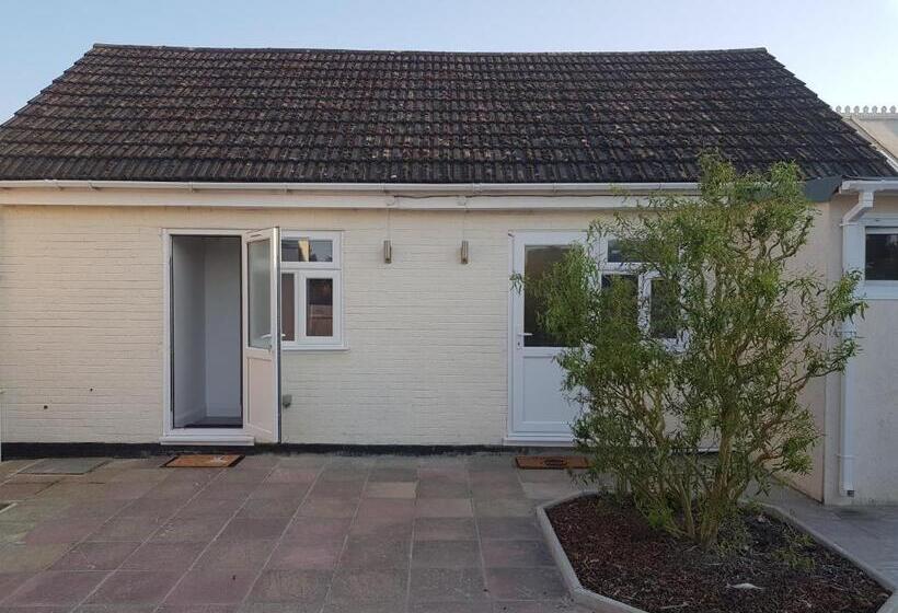 تختخواب و صبحانه Stanwell Stansted Airport