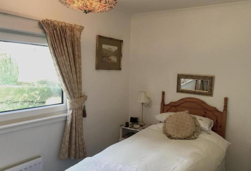 Holly House B&b