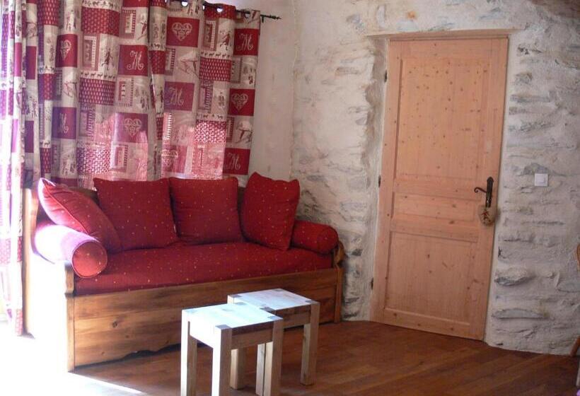 پانسیون A La Bouge Hôtes