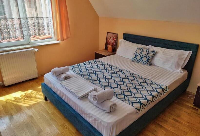 پانسیون Casa Adam