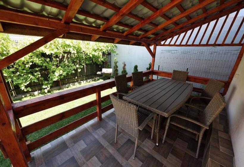 پانسیون Casa Optim