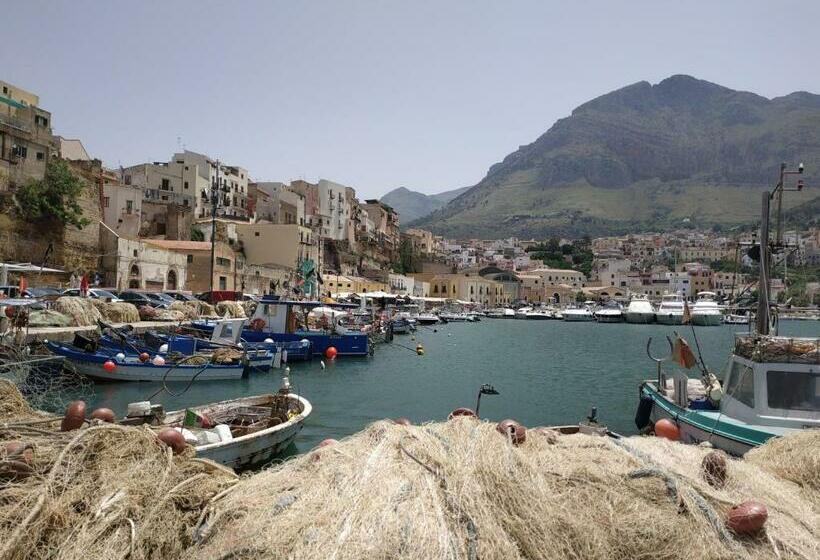 پانسیون Marina Blu Rooms