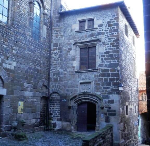 Bed and Breakfast Chambres D Hôtes La Prévôté Ancien Couvent Contre La Cathédrale