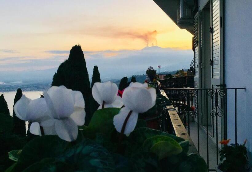 تختخواب و صبحانه Chiaro Di Luna