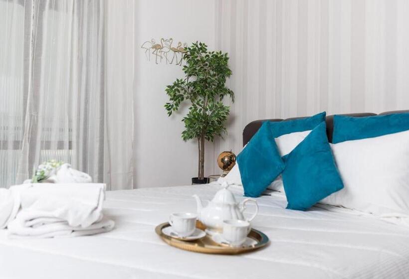 تختخواب و صبحانه Suite Room