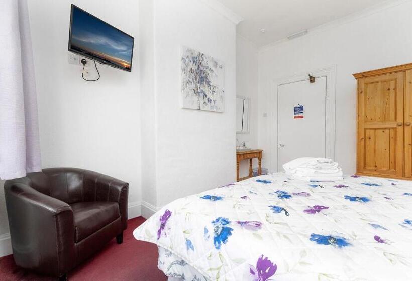 פנסיון Dolafon Guest House