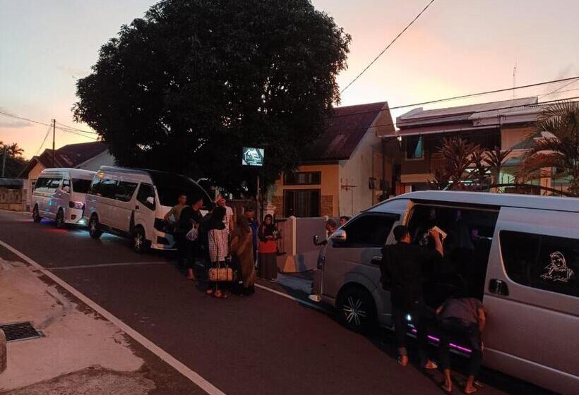 پانسیون Pondok Simpang Tiga