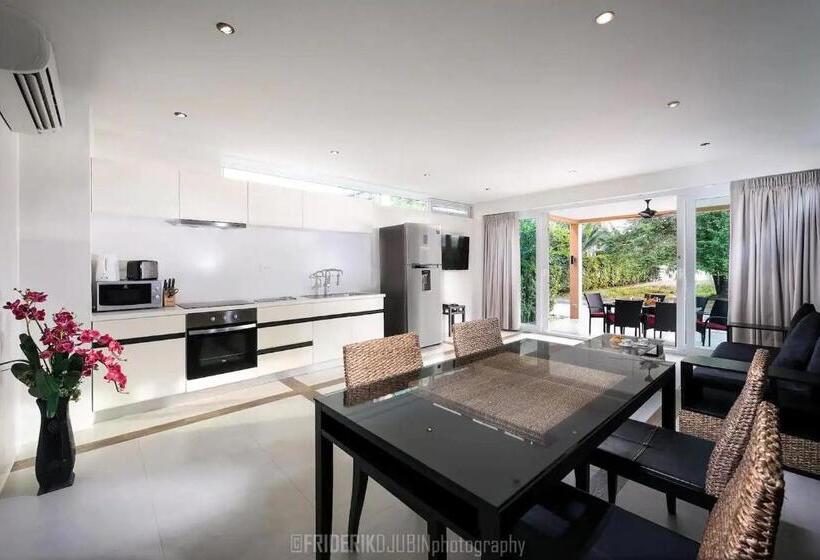 استراحتگاه Siam Royal Bay Beach Villa And Beachfront Apartments