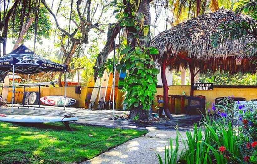 هتل Beach Break Resort