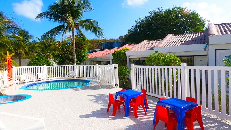 هتل On Vacation Blue Reef