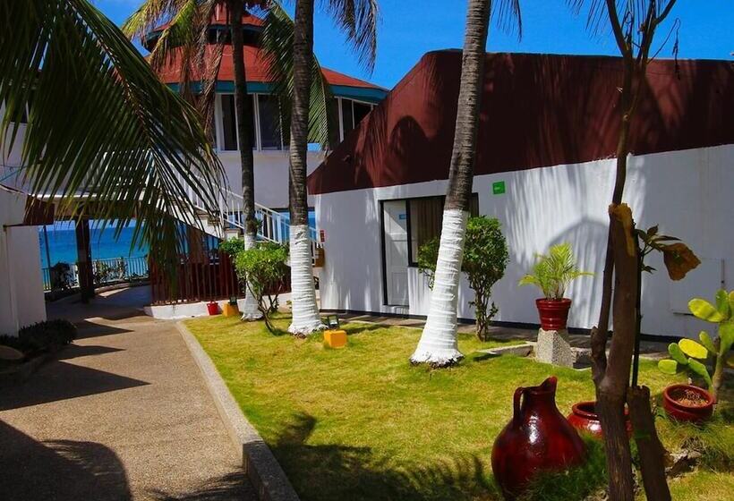 هتل On Vacation Blue Reef