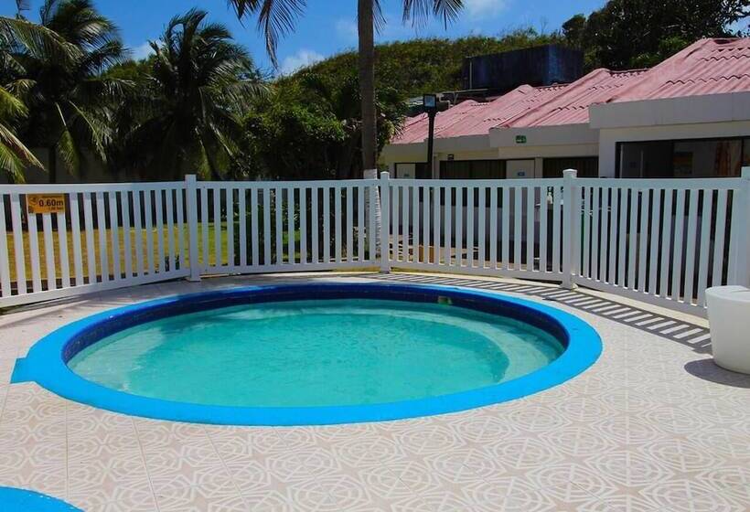 هتل On Vacation Blue Reef