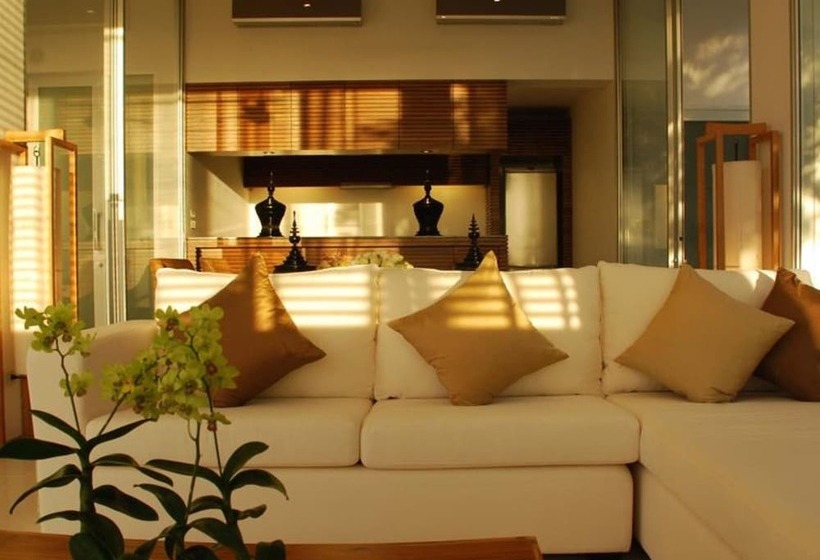 ホテル The Quarter Resort Phuket