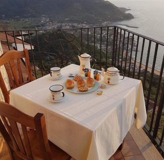 تختخواب و صبحانه Residenza Porta Di Mare