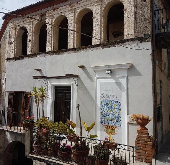 تختخواب و صبحانه Residenza Porta Di Mare