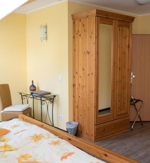 ペンション Weingut Und Gästehaus Wetzler