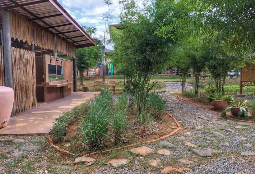 هتل Baan Nork Farmstay บ้านนอก ฟาร์มสเตย์