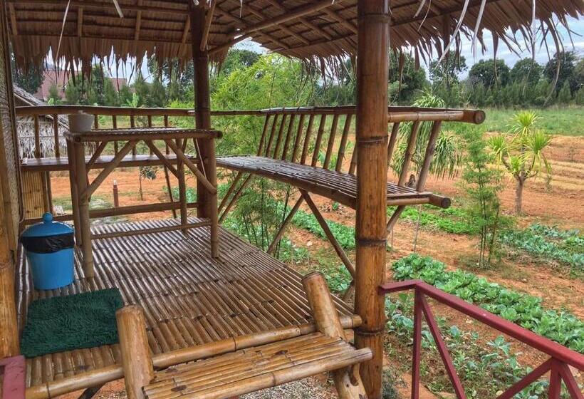 هتل Baan Nork Farmstay บ้านนอก ฟาร์มสเตย์