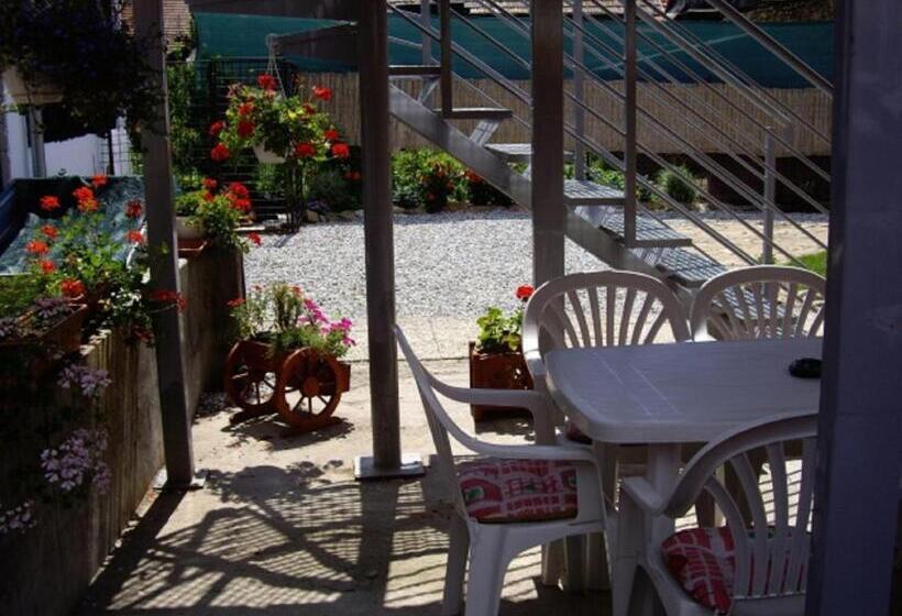 بنسيون Guest House Privat Marika