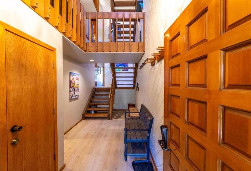 477 Spacious 3 Bed Loft   Balcony Laundry Spa Sauna   Walk To Shuttle