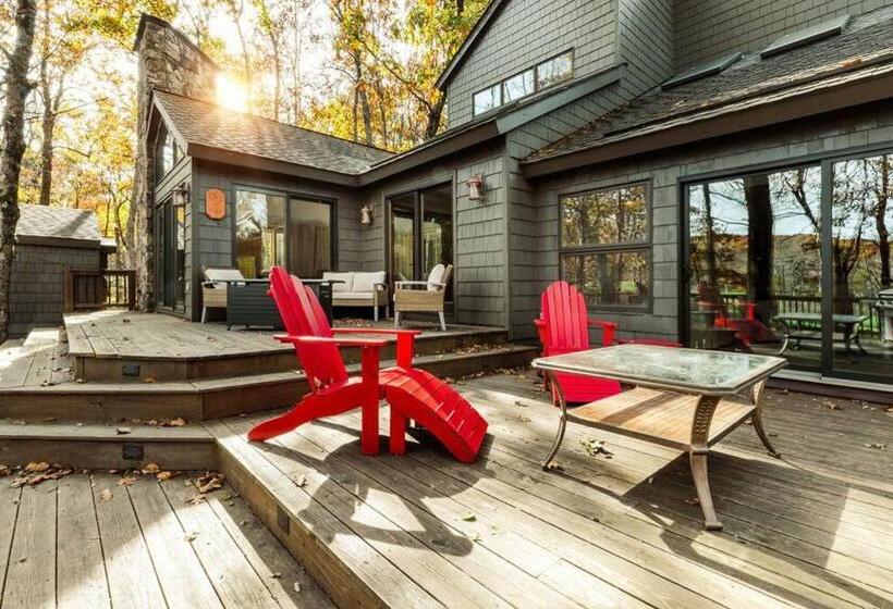 7th Hole Chalet At Wintergreen Resort Hot Tub, Sauna & 3 Fireplaces