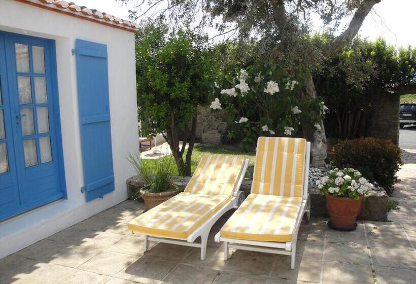 Le Buzet Bleu Bed & Breakfast
