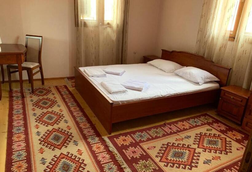 پانسیون Guest Rooms Donovi