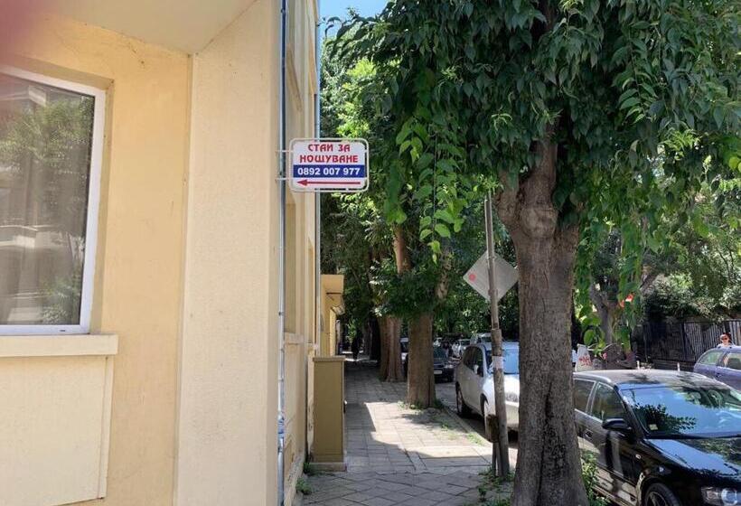 پانسیون Guest Rooms Donovi
