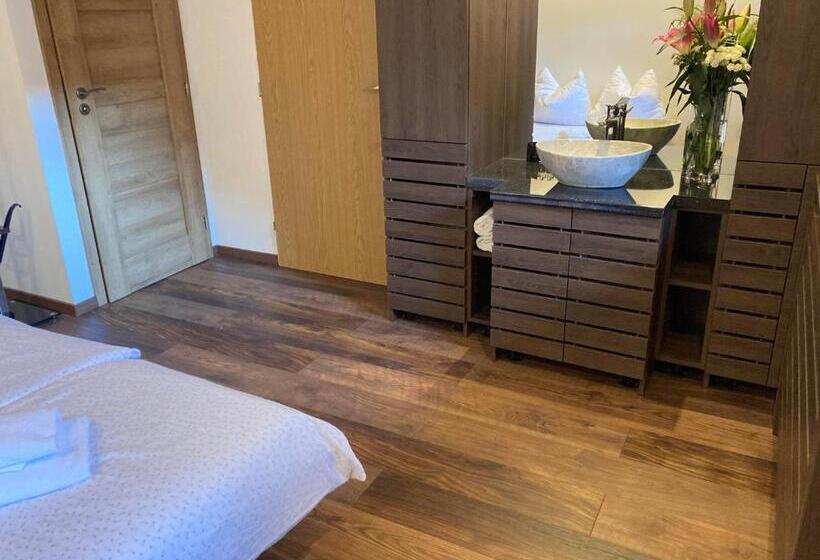 پانسیون Guesthouse Mikuláš Mikulov   Free Parking In The City Center