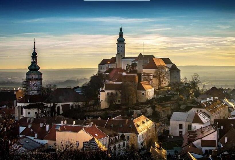 پانسیون Guesthouse Mikuláš Mikulov   Free Parking In The City Center