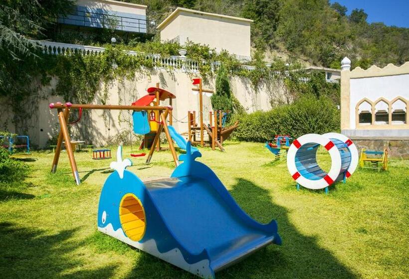 استراحتگاه Atrium Beach Hotel   All Inclusive