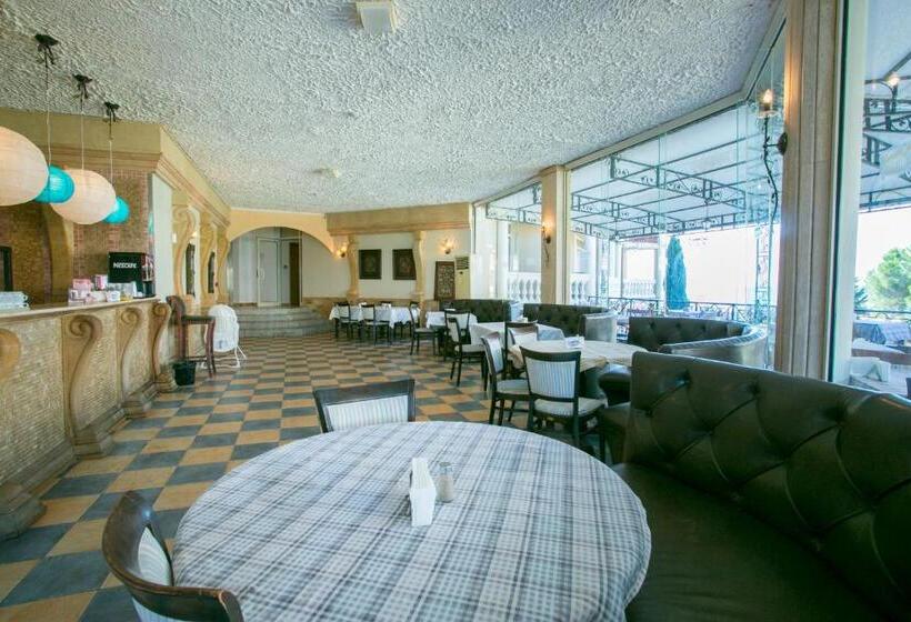 استراحتگاه Atrium Beach Hotel   All Inclusive