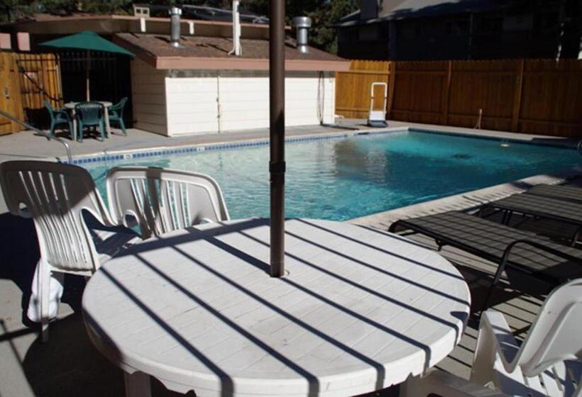 292   Pet Friendly Mammoth Condo Pool Spa
