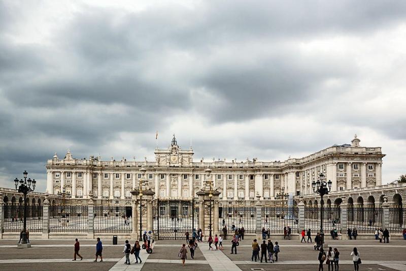 تختخواب و صبحانه La Reina De Gran Via   Parking Tph