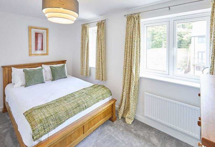 Host Stay Castle View