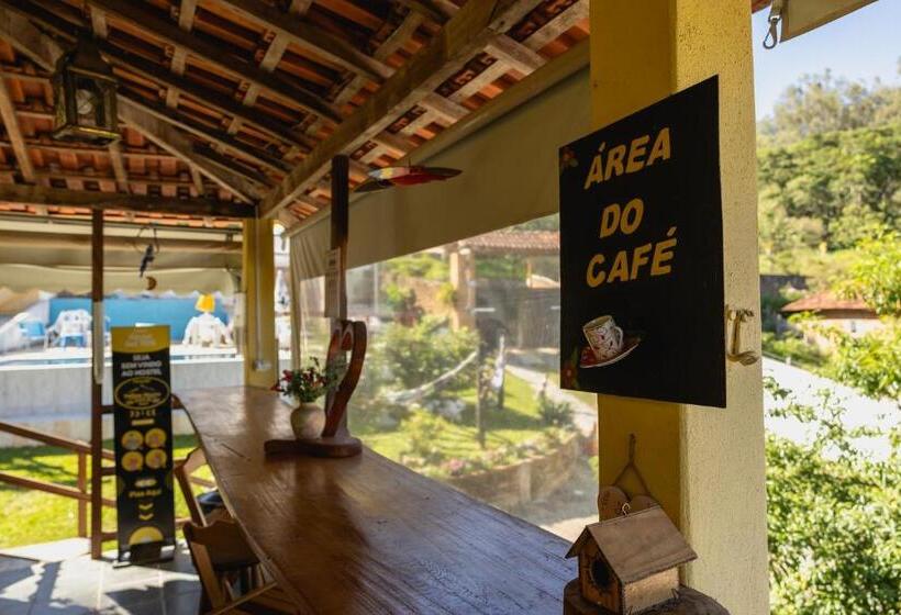 Hostel Yellow House Mg