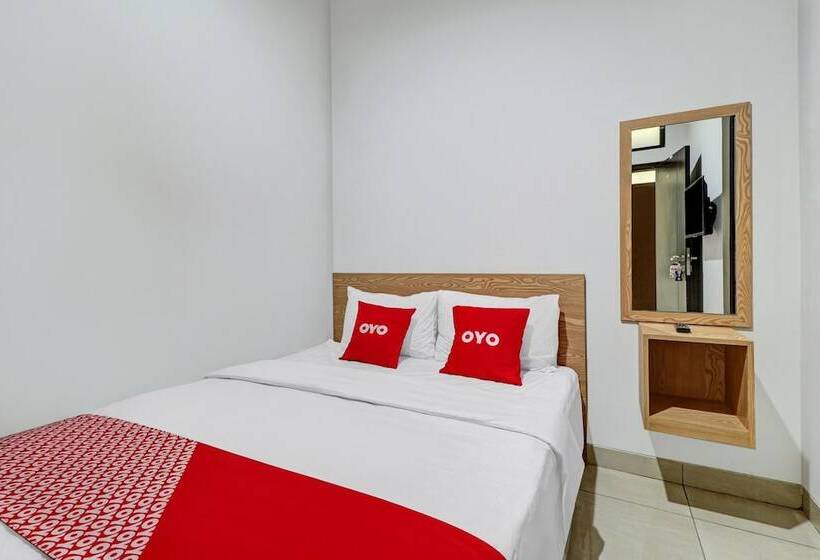 هتل Oyo 90688 Marta Residence