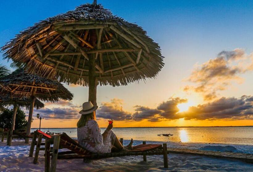 فندق Sansi Kae Beach Resort