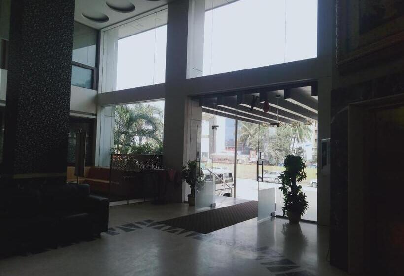 בית מלון כפרי Udayanraje Palace